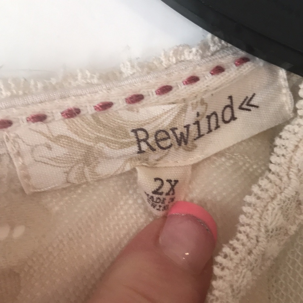 Beautiful ivory lace top! - Picture 3 of 3